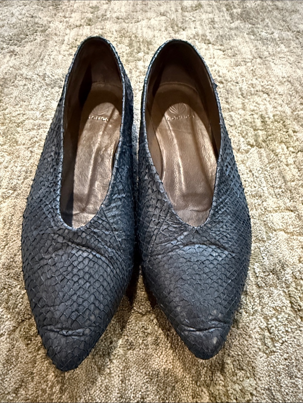 Coclico Black Textured Woven Leather Pointed-Toe Pumps Size 37
